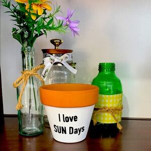 Orange and White 'I Love Sun Days' Planter